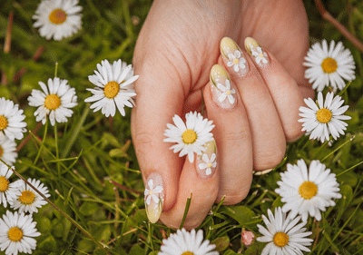 Nail art in motion